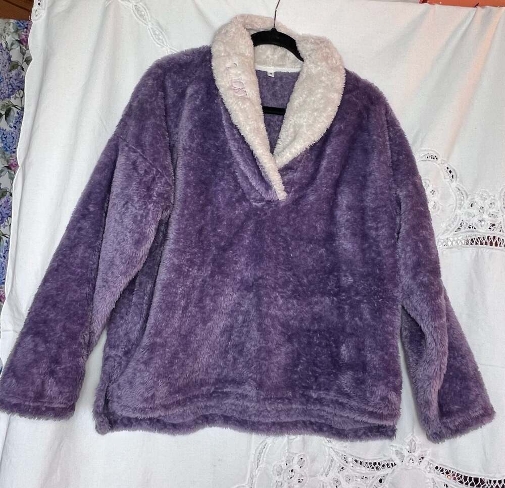 Women’s Purple Faux Fur Pullover Size M